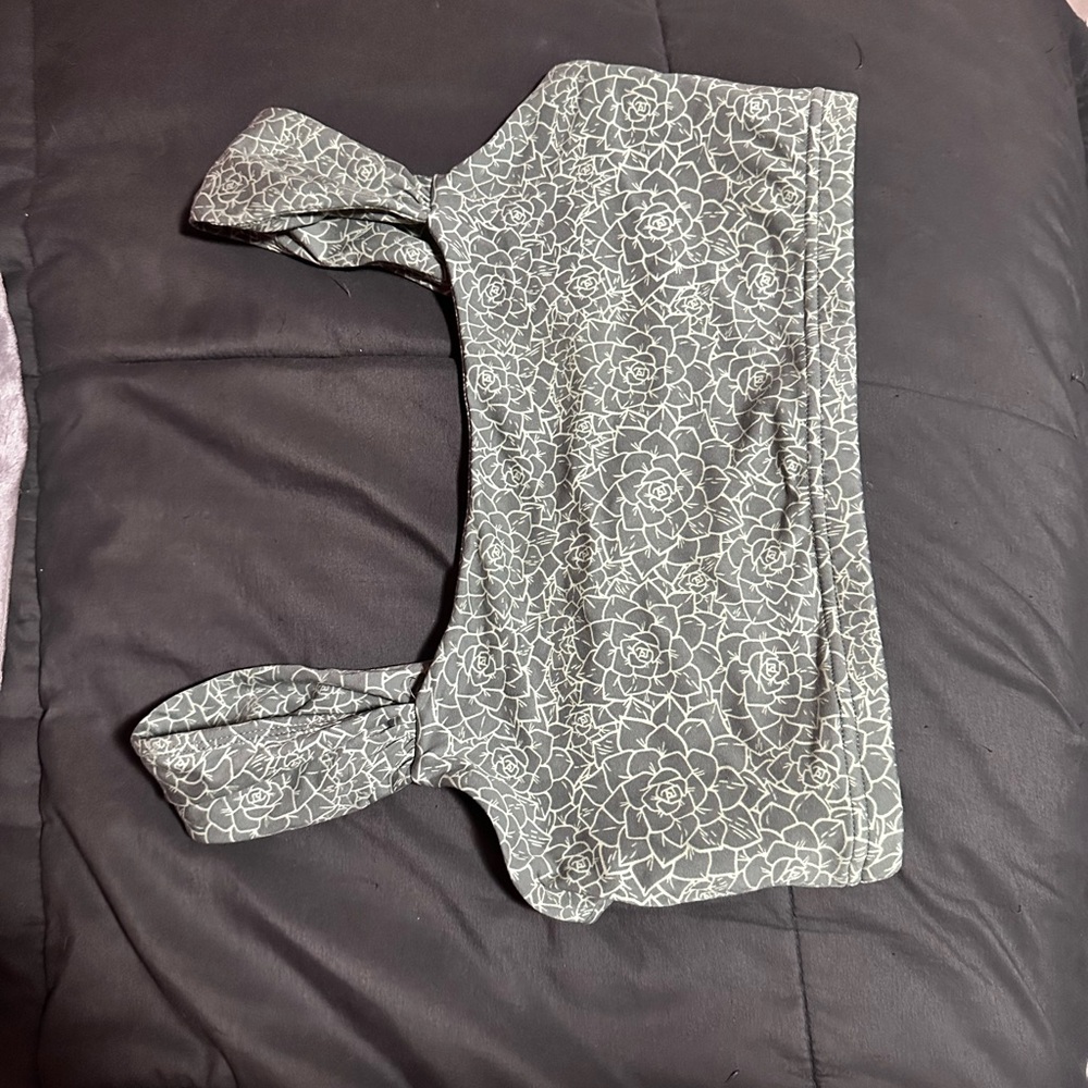 Chic Floral Patterned Crop Top